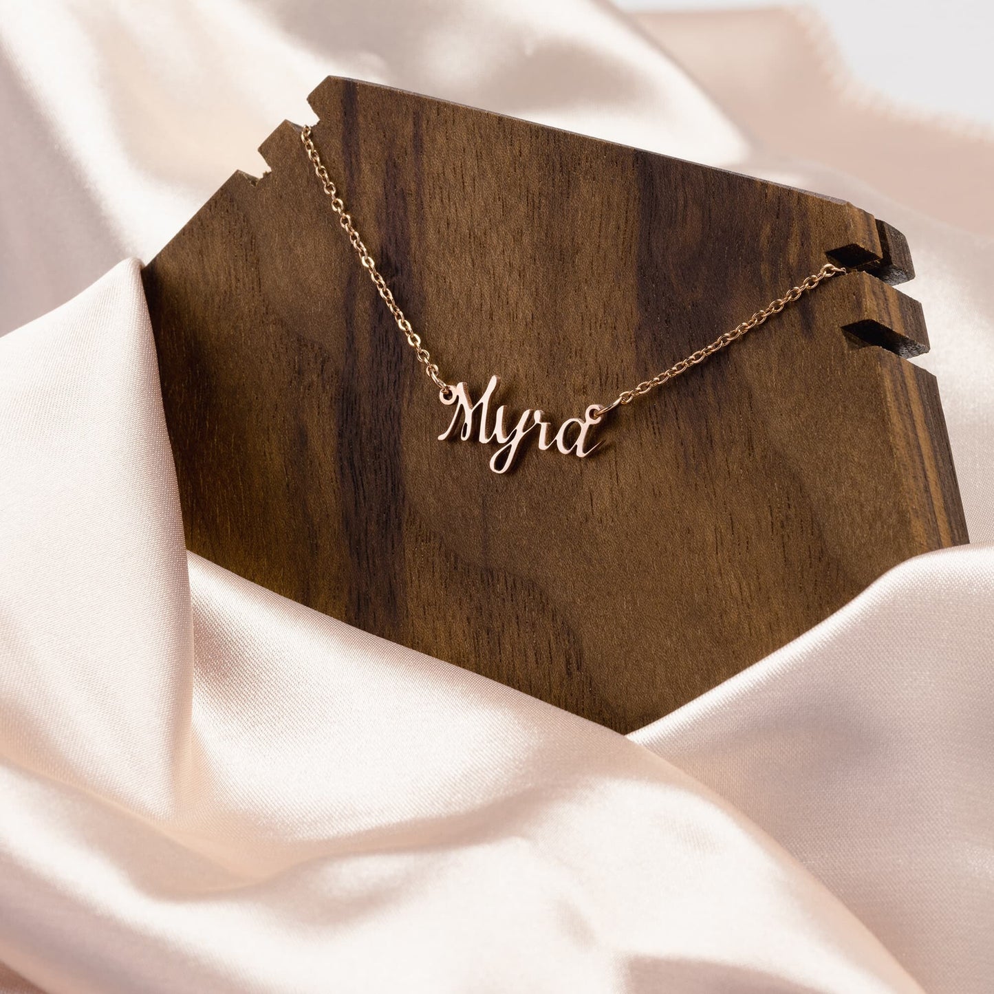 Personalize Name Necklace for Mom, Wife, Sister Cute